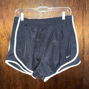 Large Nike Active Shorts
